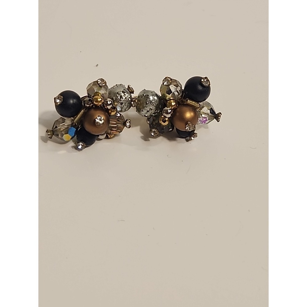 Vintage Signed Vendom Art Bead Cluster Clip On Earrings.‎